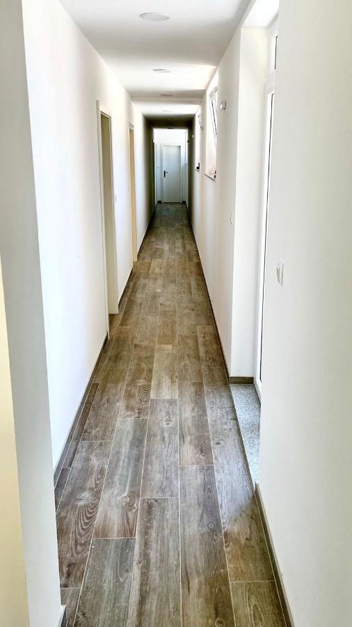 Studio Apartmani Kaja I Iva Sinj Exterior foto